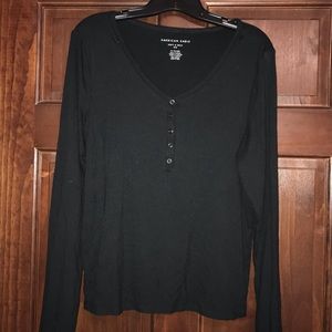 AMERICAN EAGLE Ribbed Black Button Long Sleeve